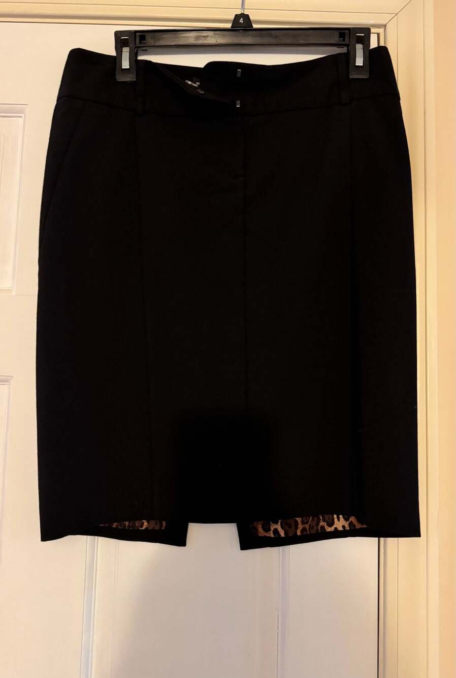 Express Design Studio Black Pencil Skirt Size 4 with Leopard Print Lining